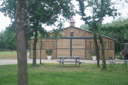Barn de 11 boxes